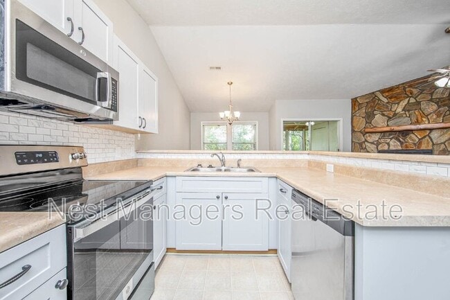 Building Photo - 6760 Willowbrook Dr