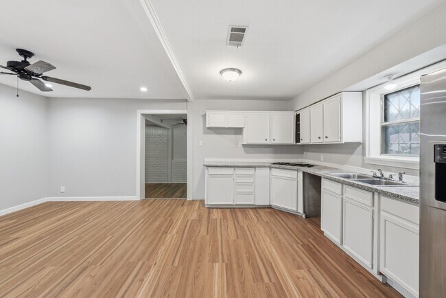 Building Photo - 1434 Marleen St