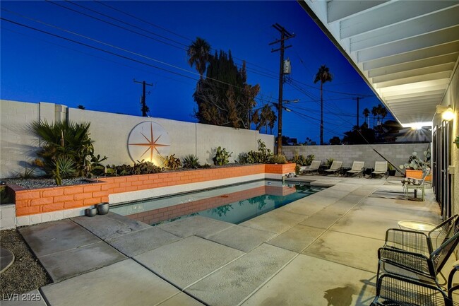 Building Photo - 1558 Aztec Way