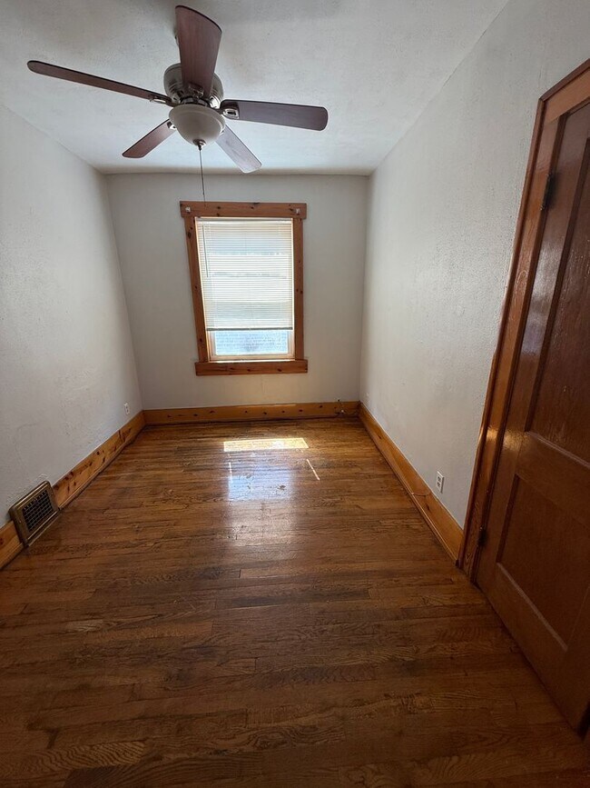 Building Photo - 1566 W 116th St