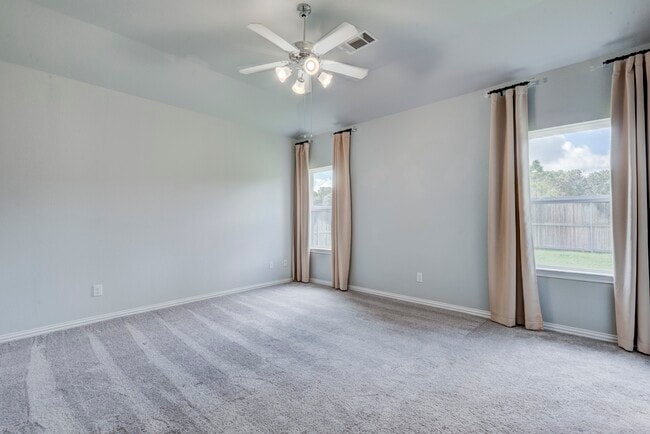 Building Photo - 208 Shoreview Dr