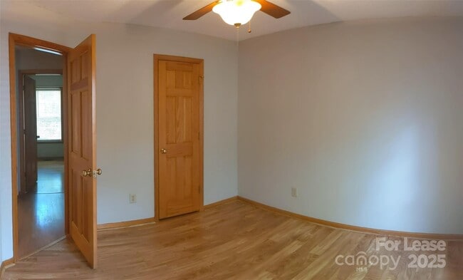 Building Photo - 3704 Wilshire Ln