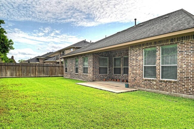 Building Photo - 7810 Oak Moss Dr