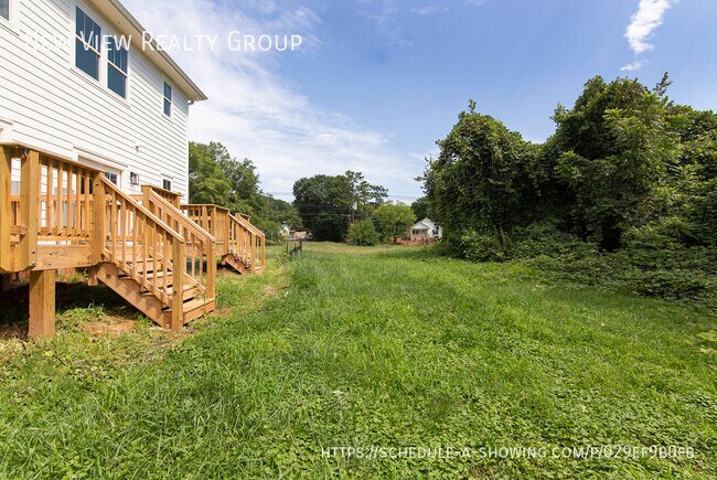 Building Photo - 2915 Ross Ave