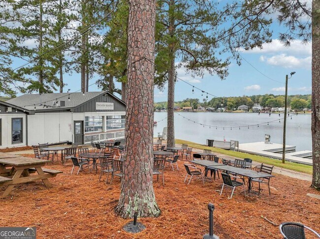 Building Photo - 7379 N Mitchell Ct