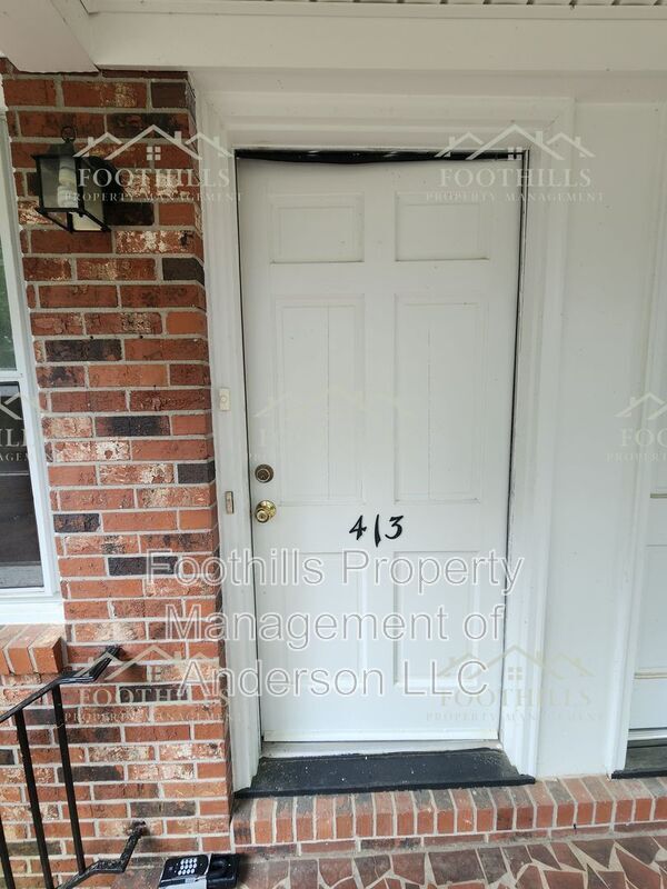Building Photo - 413 Spring Park Dr
