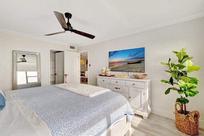 Building Photo - 7420 S Ocean Dr