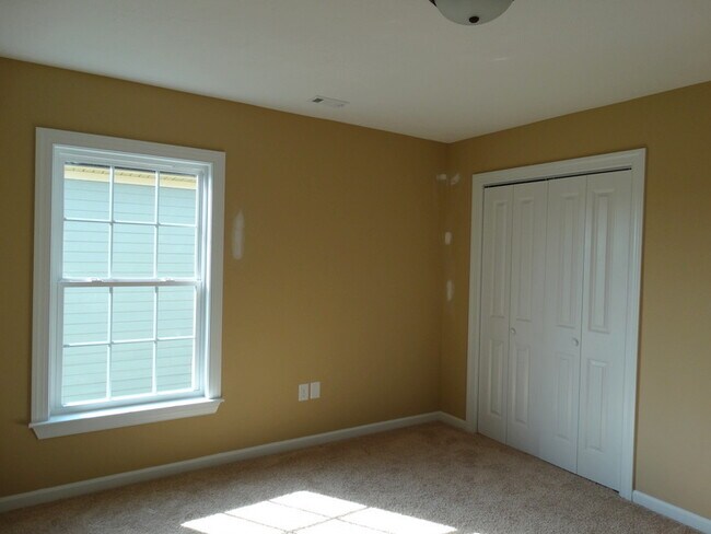 Building Photo - 1033 Ardrey Cir