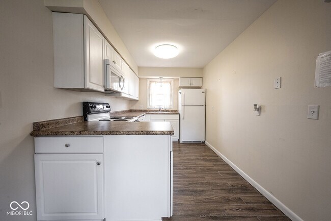 Building Photo - 140 Maple Park Dr
