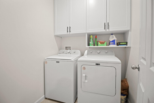 Building Photo - 922 Remington Green Dr SE