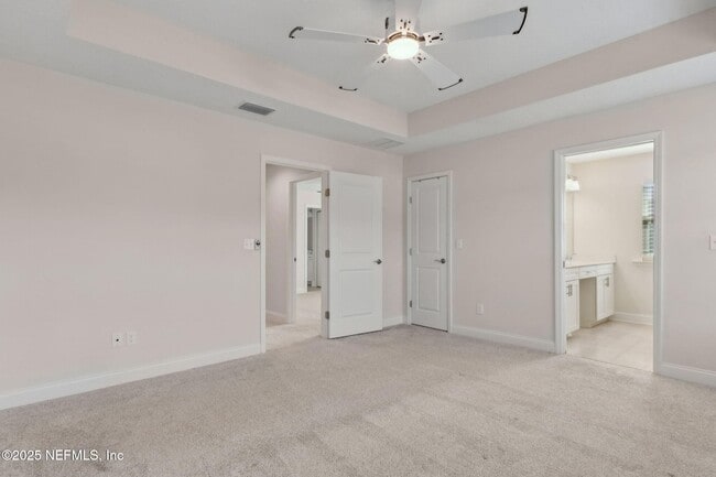Building Photo - 205 Daydream Ave