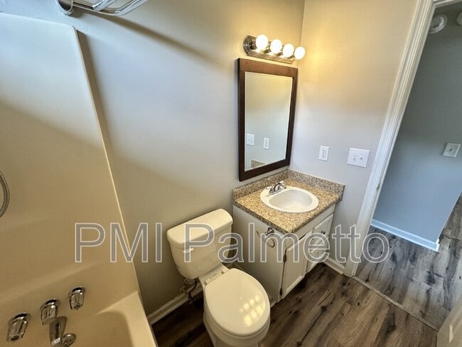 Building Photo - 117 Grimsby Ln