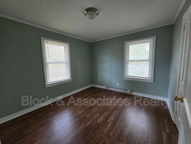 Building Photo - 1703 E Gate City Blvd