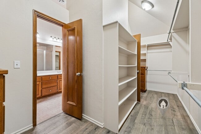Building Photo - 716 Tuscany Way