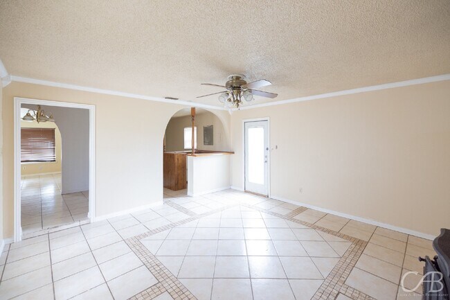 Building Photo - 2902 Bennett Dr