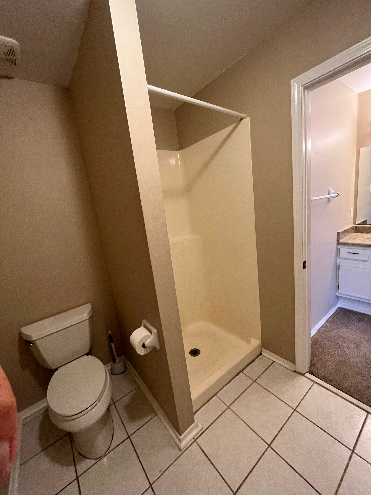 Bath 2 - 5001 Grande Dr