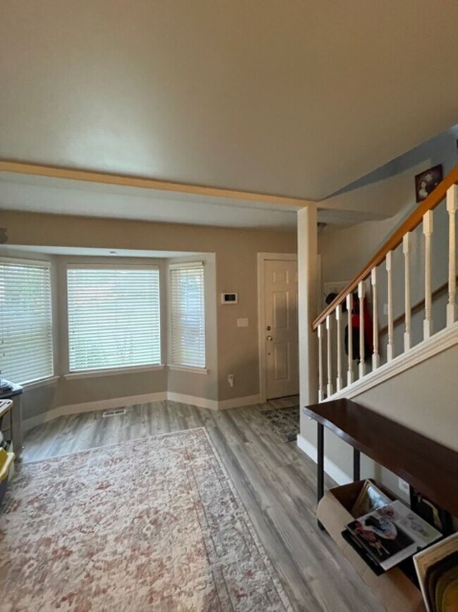 Building Photo - Beautiful 3 Bedroom Plus Den 2.5 Bath Home in Lake Stevens!