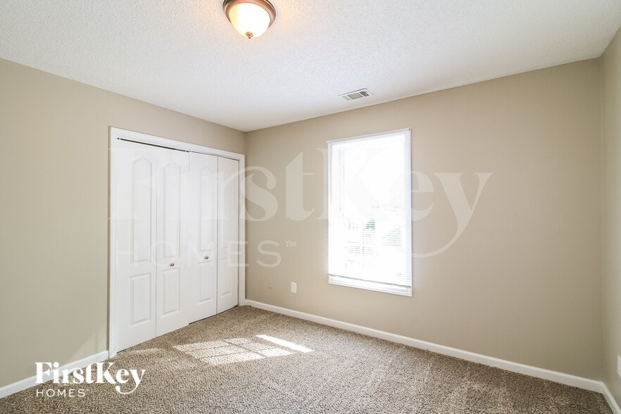 Building Photo - 531 Judith Court.