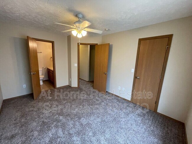 Building Photo - 5596 N. Green