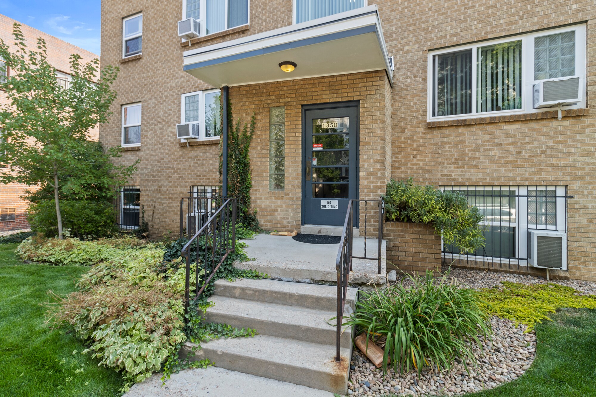 Building Photo - 1350 Columbine St