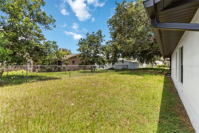 Building Photo - 406 Long Dr
