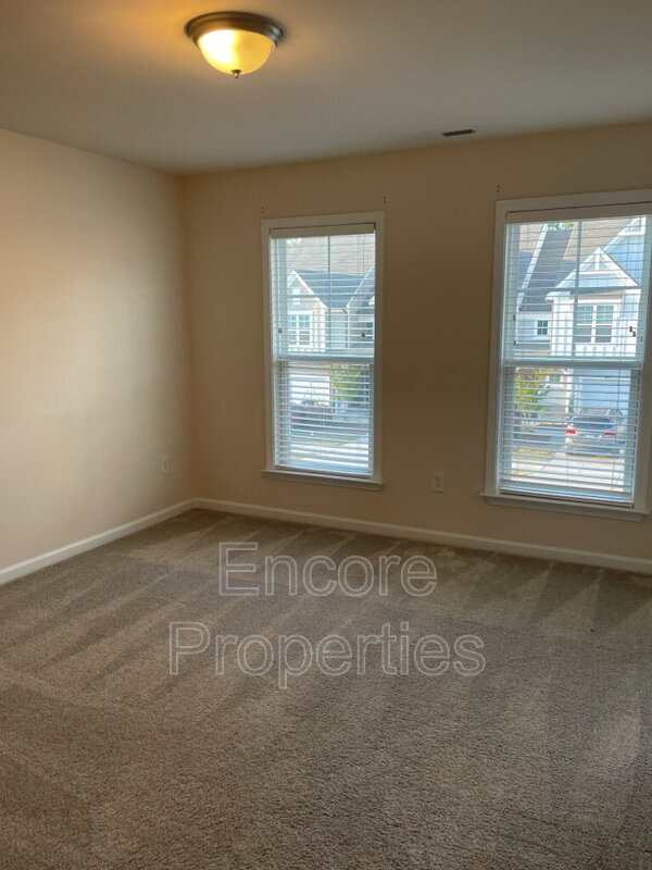Building Photo - 2680 Impulsion Dr
