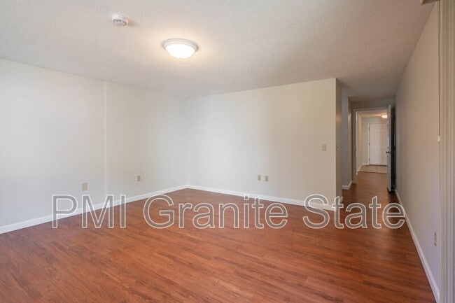 Building Photo - 44 Walden Pond Dr
