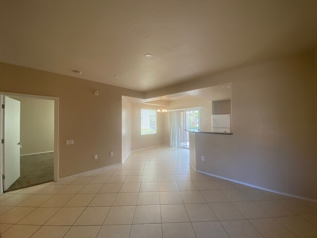 Building Photo - One bedroom Townhome with attached garage!