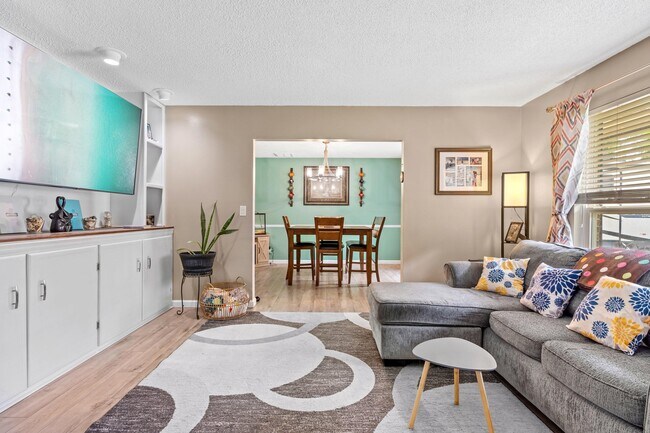 Building Photo - 2442 Duncan Dr