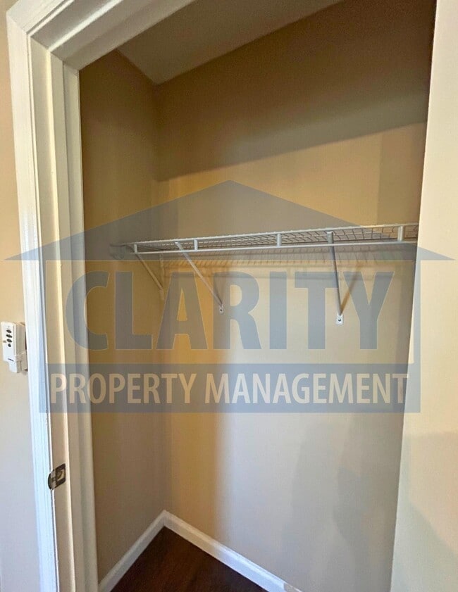 Building Photo - 146 Carrie Dr NW