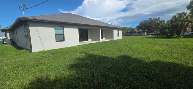 Building Photo - Duplex for rent
