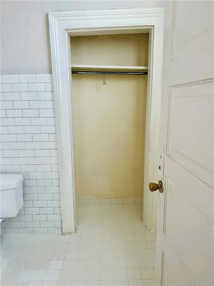 Building Photo - 2300 Jena St