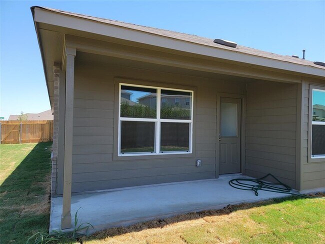 Building Photo - 100 Montego St