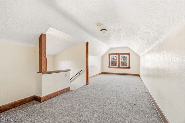 Building Photo - 488 Alexander St