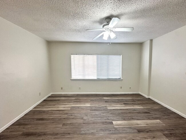 Building Photo - Starwest Condos #104