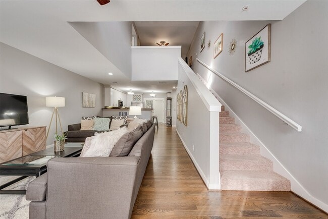 Building Photo - 3922 Gilbert Ave