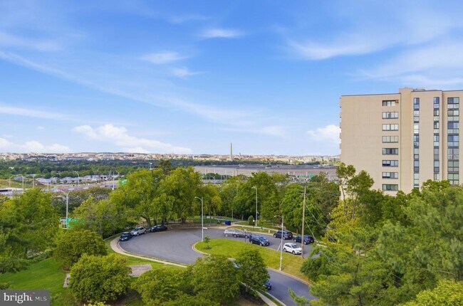 Building Photo - 1300 Army Navy Dr