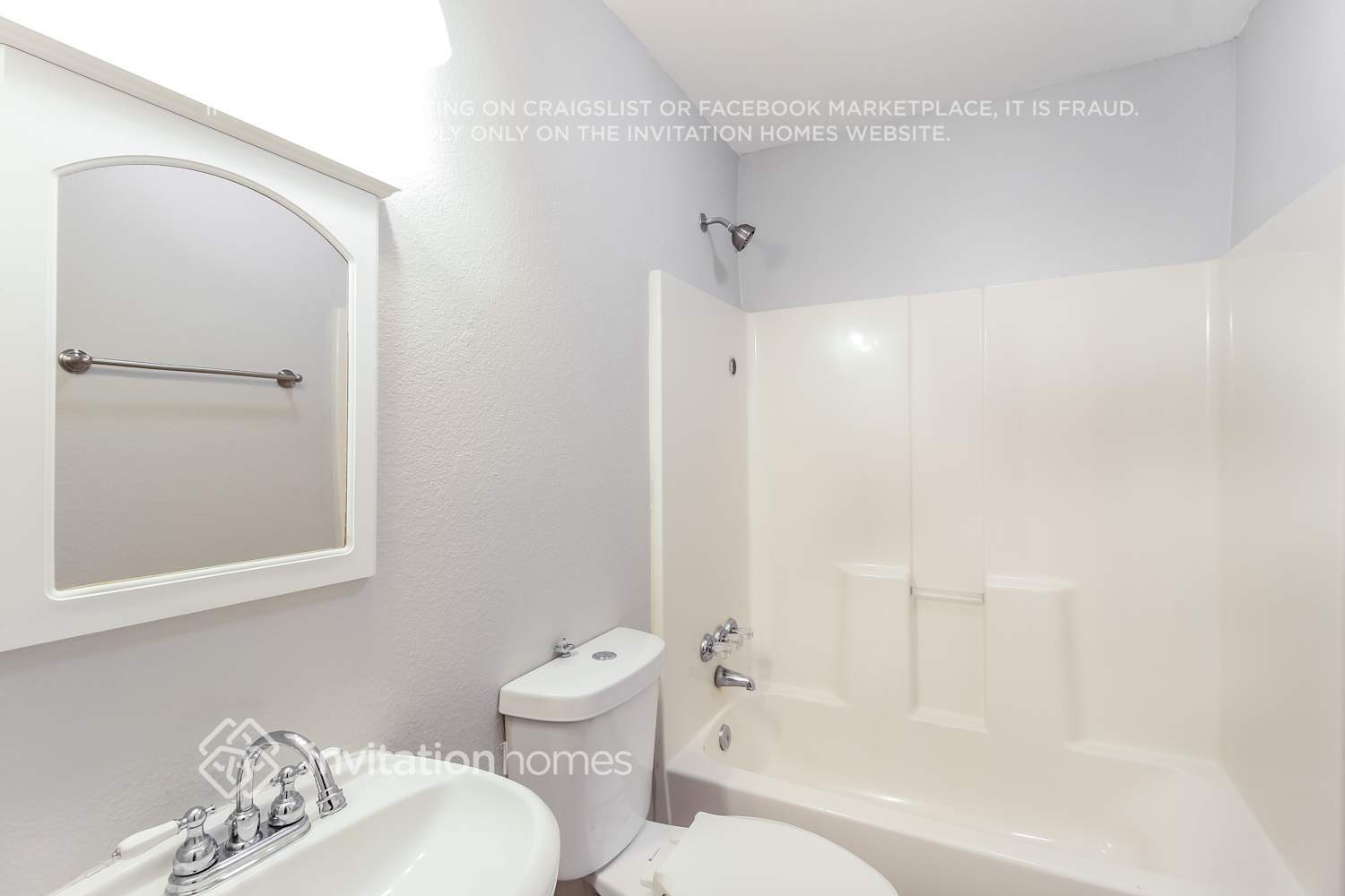 Building Photo - 813 Valley View Dr