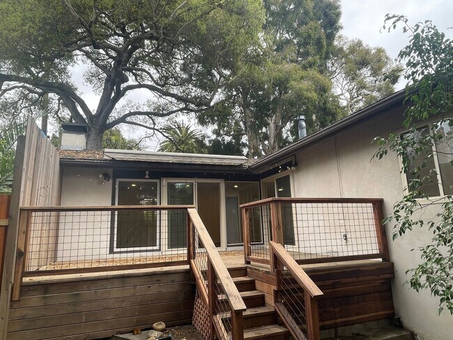 Building Photo - Upper East/Mission Area 3 Bedroom Home - Available Mid-August