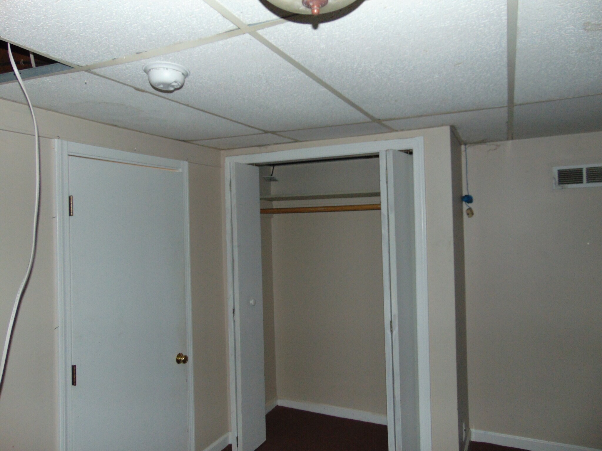 Building Photo - 322 Main St