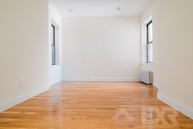 Building Photo - 433 Rogers Ave
