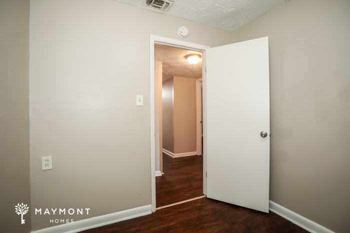 Building Photo - 8863 Yeoman Dr