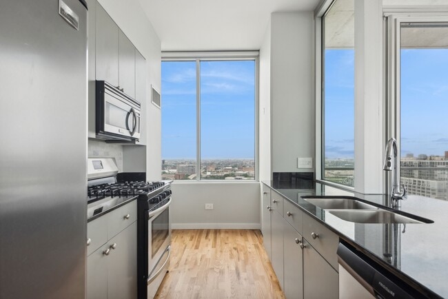 Building Photo - 1720 S Michigan Ave