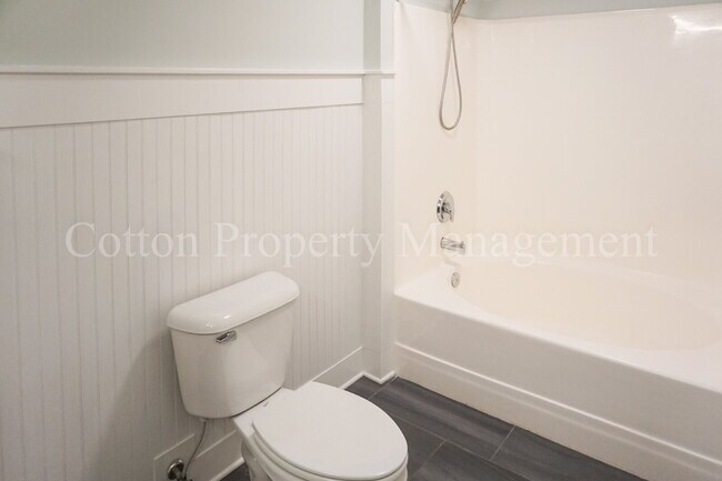 Building Photo - 2310 Wrightsville Ave