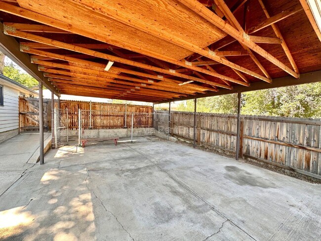 Building Photo - 2610 S Gaylord St