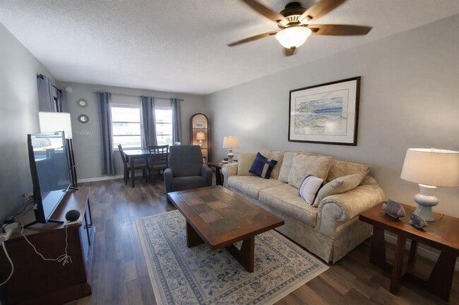 Building Photo - 1391 Mission Hills Blvd