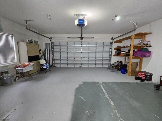 Building Photo - 205 Leland Ln