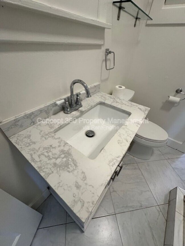 Building Photo - 1144 E Appleton St