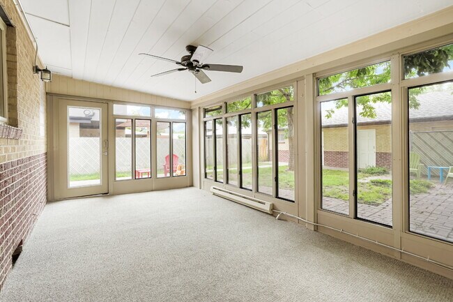 Building Photo - Two bedroom gem in the heart of Sloan's!