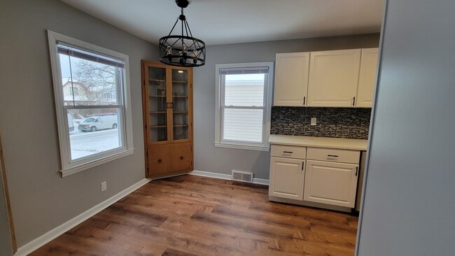 Building Photo - 3643 E Van Norman Ave